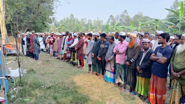 ভেটখালী বাজারের মোবাইল ব্যাবসায়ী সাইদুর রহমানের পিতার দাফন সম্পন্ন